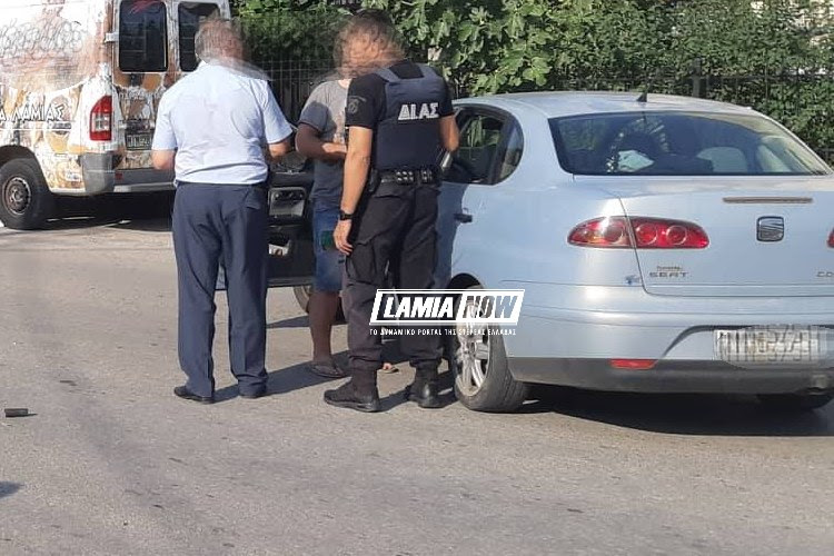 Λάμια: Άγριος καβγάς στα Καλύβια – Τους απειλούσε με κλαδευτήρι (pics)