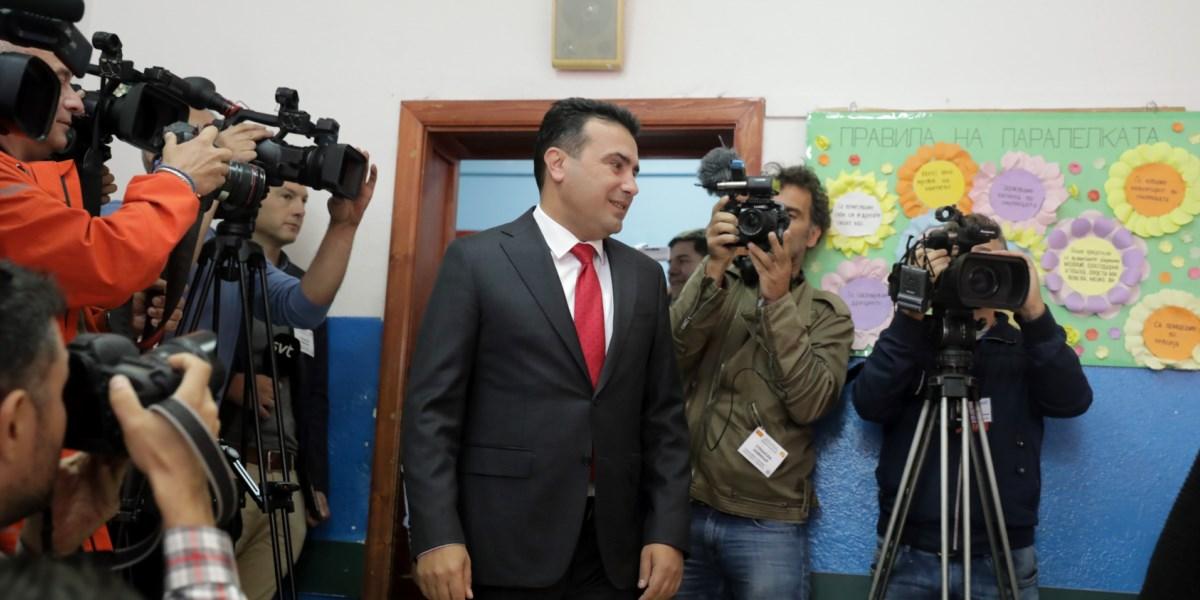 ΔΗΜΟΨΗΦΙΣΜΑ ΣΚΟΠΙΑ: Ψήφισαν Ζάεφ και Ντιμιτρόφ – Σε χαμηλά επίπεδα η προσέλευση