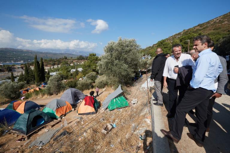 Μητσοτάκης: Θλιβερή η κατάσταση στο κέντρο φιλοξενίας της Σάμου