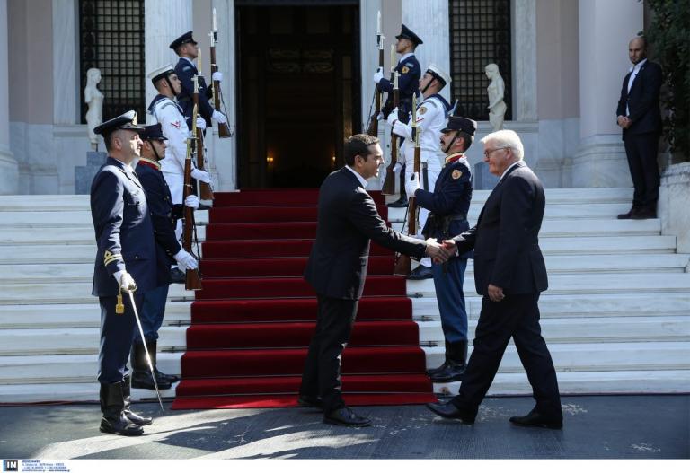 Τσίπρας- Σταϊνμάιερ: Σε φιλικό κλίμα η συνάντηση τους – Όσα ειπώθηκαν