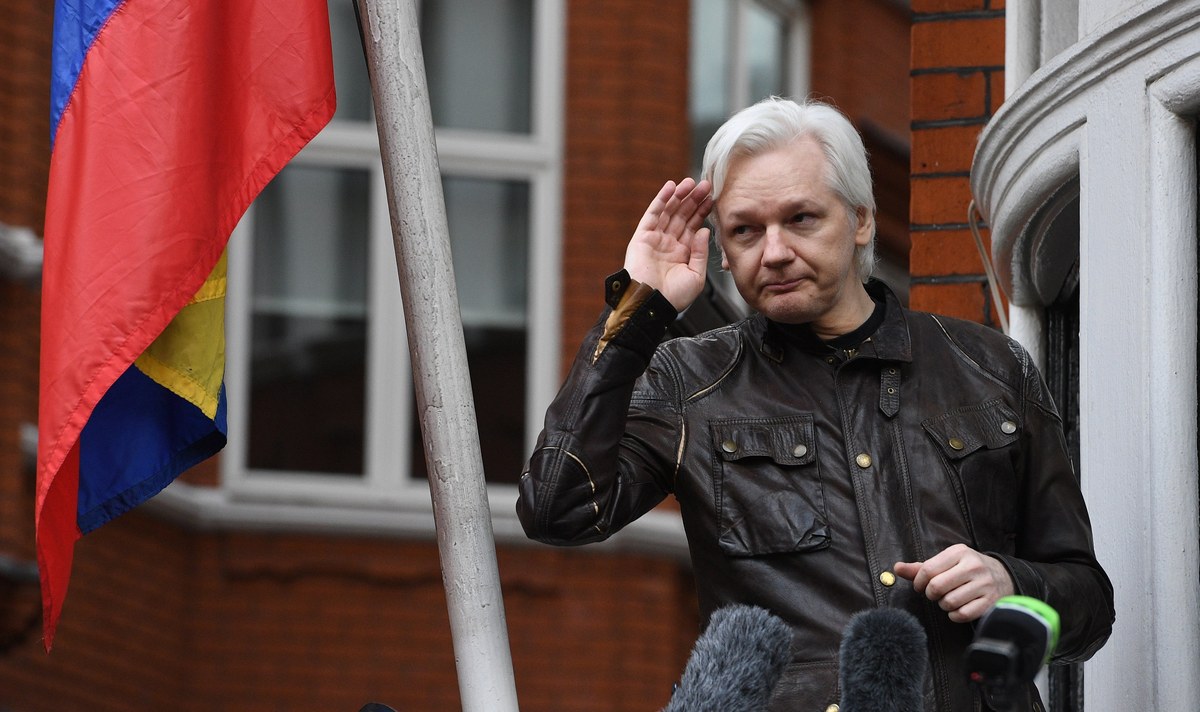 Τζούλιαν Ασάνζ: Η κυβέρνηση του Ισημερινού τερματίζει το καθεστώς απομόνωσής του