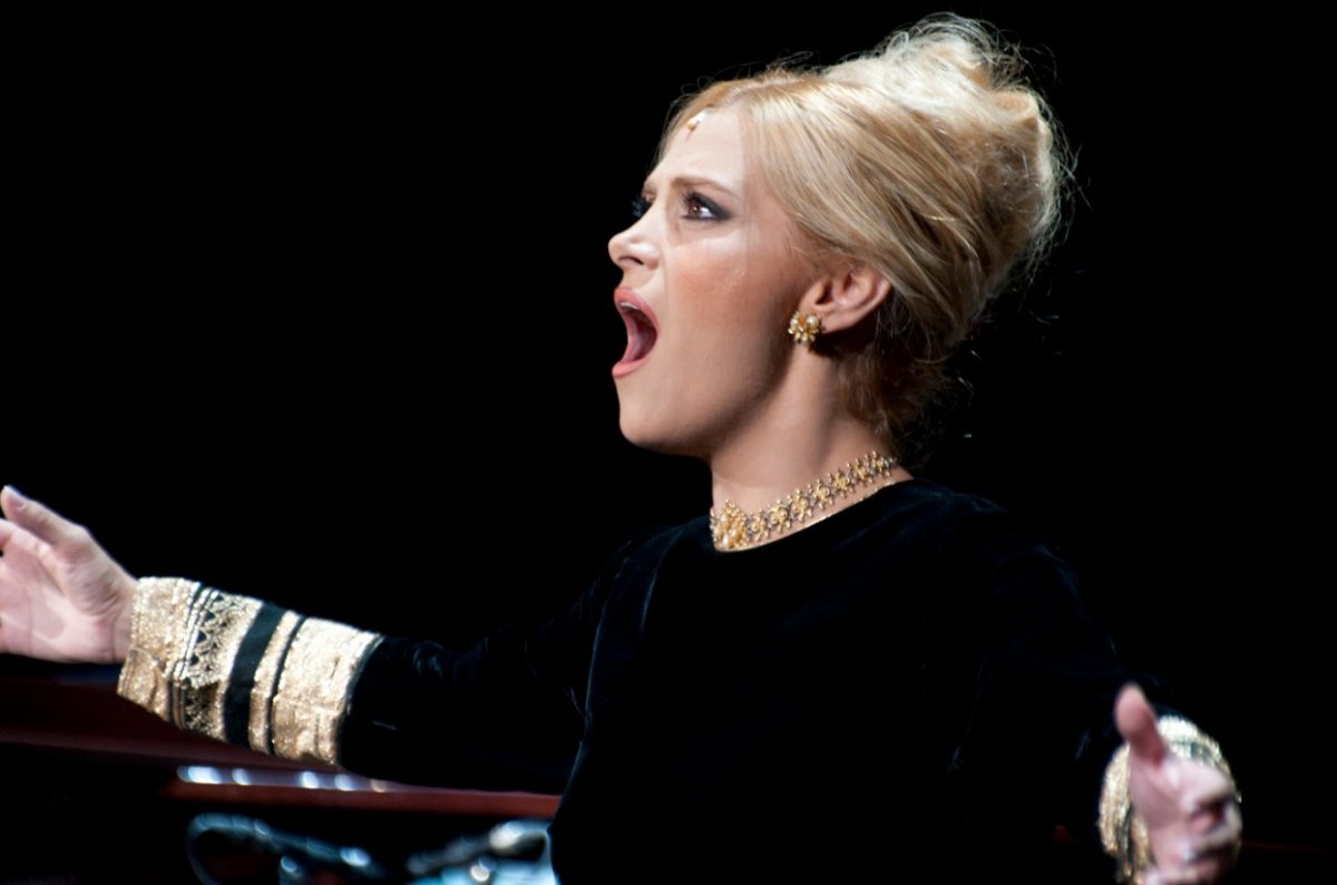 Τζίνα Φωτεινοπούλου: “Ο άνθρωπος δεν πρέπει να το βάζει κάτω, η ζωή είναι πολύ πιο σπουδαία απ’ όποια μαυρίλα”