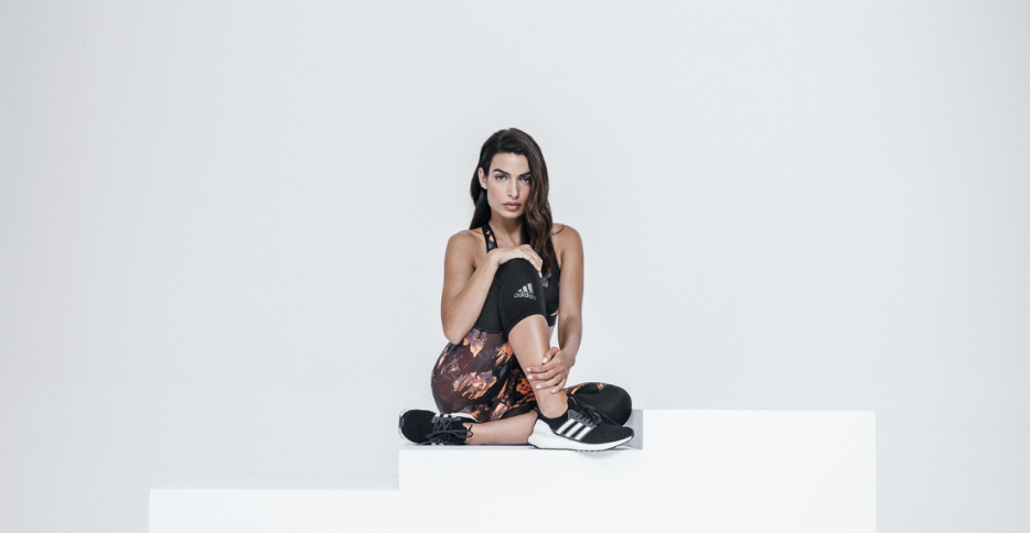 Τόνια Σωτηροπούλου: Παρέα με την κολλητή της βόλτα στο Κολωνάκι (pics)