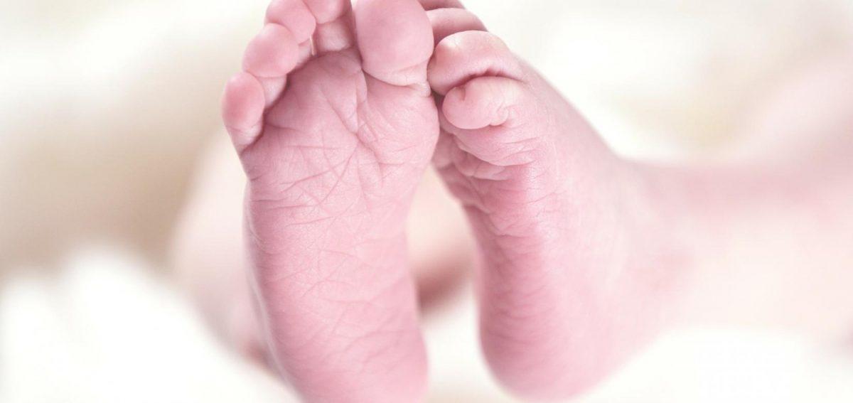 Γέννα με καισαρική: Η διαδικασία που “καταπίνει” τον φυσιολογικό τοκετό