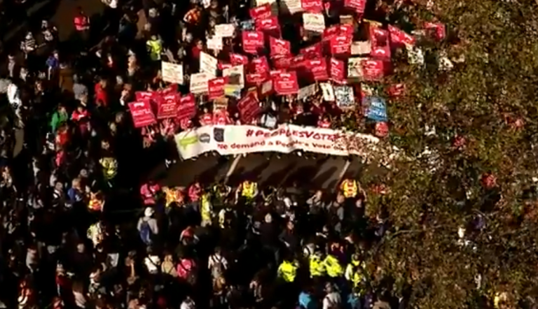 Brexit: Πάνω από μισό εκατομμύριο άνθρωποι διαδήλωσαν στο Λονδίνο