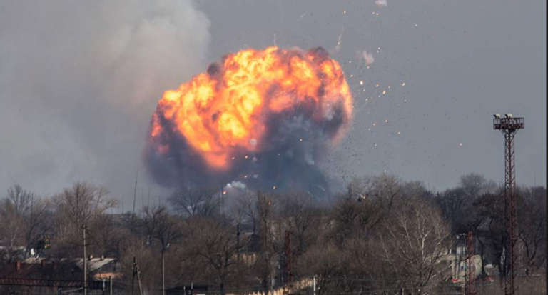 Ουκρανία: Έκρηξη σε αποθήκη πυρομαχικών – Εκκενώνεται η περιοχή
