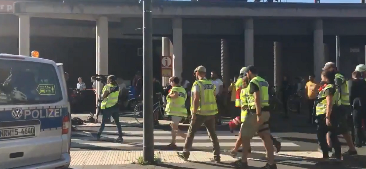 Κολωνία: Έληξε η ομηρία στον σιδηροδρομικό σταθμό – Συνελήφθη ο δράστης