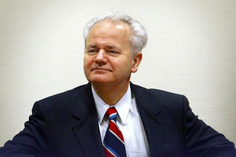 Σλόμπονταν Μιλόσεβιτς: Η μέρα που στη Γιουγκοσλαβία βγήκε ο στρατός…