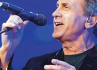 Μάνος Ελευθερίου: “Λύγισε” ο Νταλάρας – Τα δάκρυα και το “χαστούκι” στο μικρόφωνο (vid)