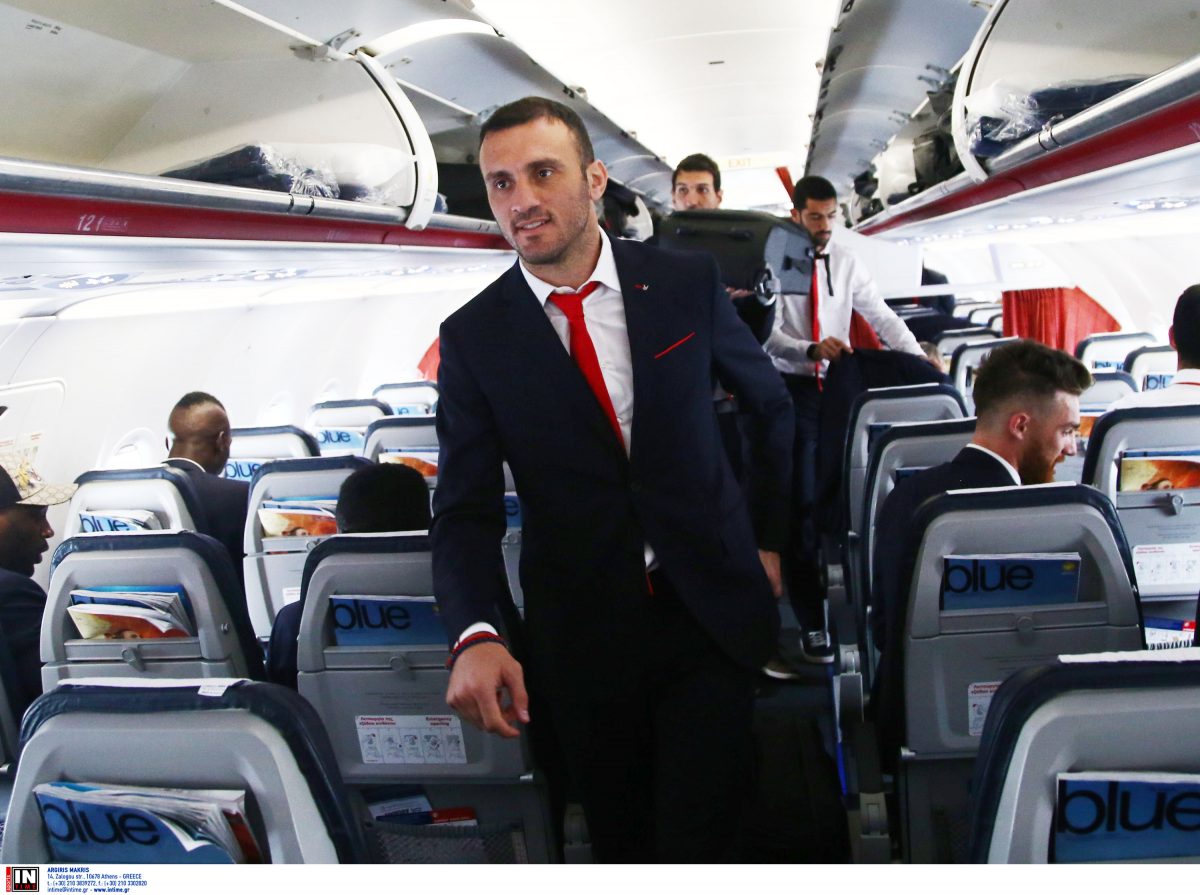 EUROPA LEAGUE: Το μήνυμα του πιλότου του Ολυμπιακού (pics)