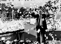 ΠΑΣΟΚ: Σαν σήμερα το 1981 έγινε πρώτη φορά κυβέρνηση
