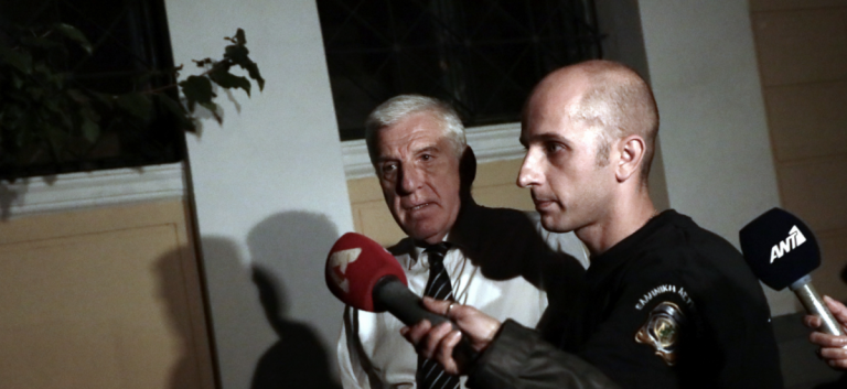 Γιάννος Παπαντωνίου: Η συνάντηση στον Κορυδαλλό με τους “Πυρήνες της Φωτιάς” για το… ζεστό νερό