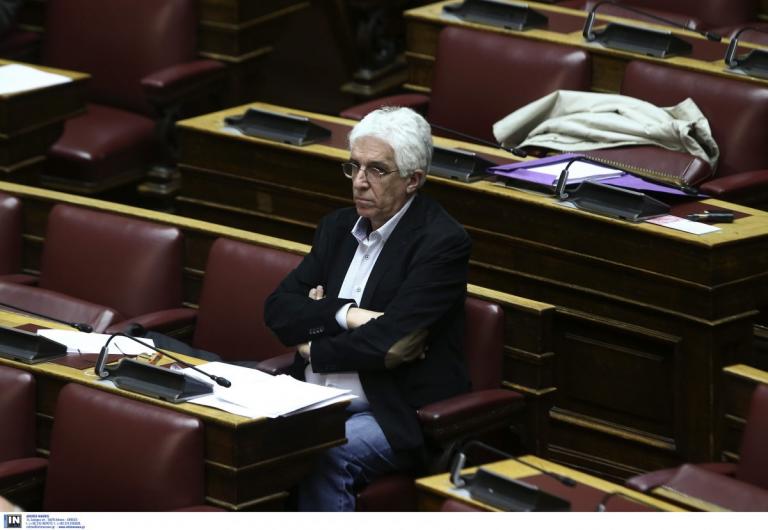 Παρασκευόπουλος: Υπερασπίστηκε τον νόμο του για την αποσυμφόρηση των φυλακών