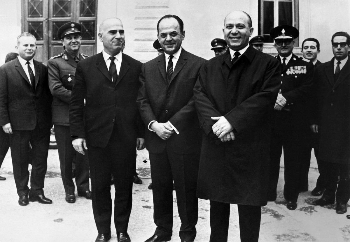 Χούντα: Γιατί η 8η Οκτωβρίου συνδέεται με τη δικτατορία – Ο Μαρκεζίνης και ο Παττακός