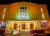 “Μπαμπά… Μην ξαναπεθάνεις Παρασκευή” για 11η χρονιά στο θέατρο Ριάλτο