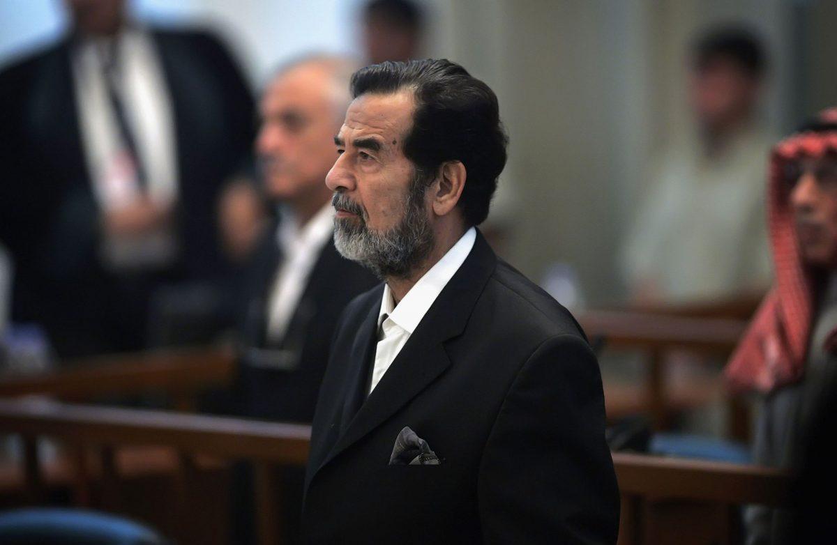 Σαντάμ Χουσεΐν: Η μέρα που ξεκίνησε η δίκη που τον οδήγησε σε απαγχονισμό – Ο βίος και η πολιτεία του