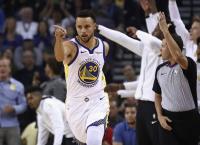 NBA: Το show του Κάρι στη νίκη των Γουόριορς στον αγώνα με τους Θάντερ (vids)