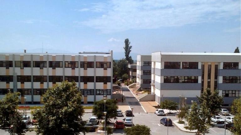 Η απολογία του καθηγητή «φακελάκη»: Παρερμηνεύτηκε η οικειότητα μου με φοιτητές