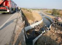 Τουρκία: Τραγωδία με 19 νεκρούς μετανάστες από ανατροπή φορτηγού (pics&vid)