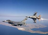 Τουρκικές προκλήσεις: Τουρκικά F-16 παρενόχλησαν το ελικόπτερο του Αρχηγού ΓΕΣ