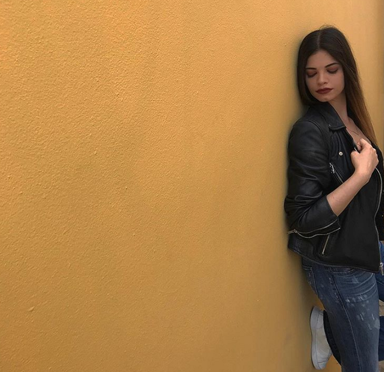Τζένη Καζάκου: Η εγγονή της Τζένης Καρέζη είναι κουκλάρα (pics)