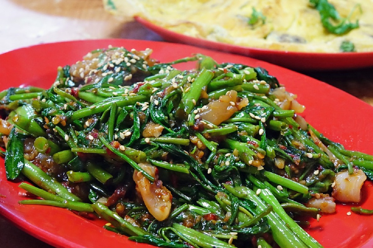 Η συνταγή της ημέρας: Σουπιές με χόρτα