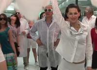 Απίστευτο βίντεο του φετινού νομπελίστα φυσικής – Εκείνος χορεύει και φοιτήτριες κάνουν στριπτίζ (vid)