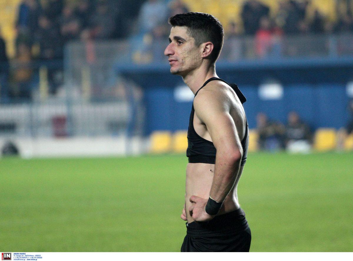 AEK: Αποδοκιμασίες από τον κόσμο της – Πήραν τις φανέλες από τους παίκτες (pics&vid)