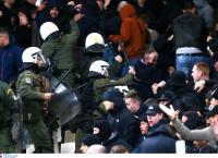 ΑΕΚ – Άγιαξ: Χάος και στο Γκάζι – Χημικά και κυνηγητό (vid)