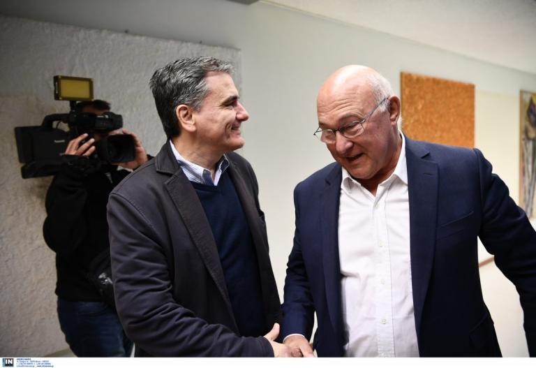 Οι κάλτσες του Σαπέν στη συνάντηση με τον Τσακαλώτο που τράβηξαν τα βλέμματα (pics)
