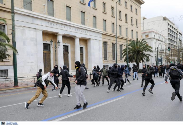 Μαθητικές πορείες: Επεισόδια σε Αθήνα και Θεσσαλονίκη (pics&vids)