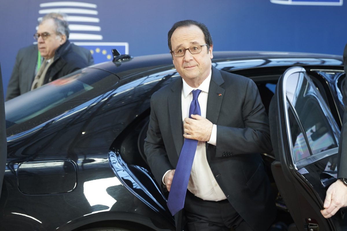Επίσκεψη Ολάντ: “Έρχομαι να χαιρετίσω την επιτυχία σας ύστερα από τόσα χρόνια λιτότητας”