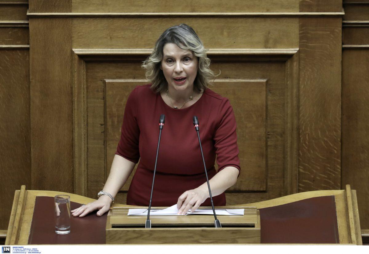 Παπακώστα: Όσοι επιχειρούν να πλήξουν την Αστυνομία θα βρουν απέναντί τους σύσσωμη την κοινωνία