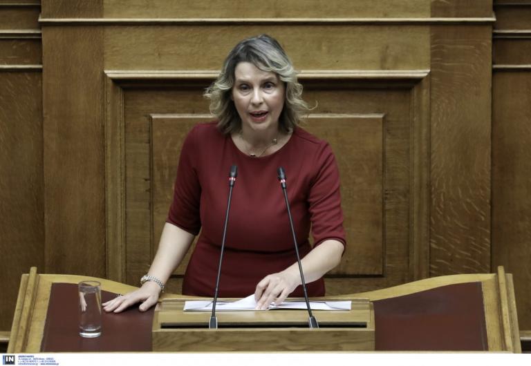Παπακώστα: Όσοι επιχειρούν να πλήξουν την Αστυνομία θα βρουν απέναντί τους σύσσωμη την κοινωνία