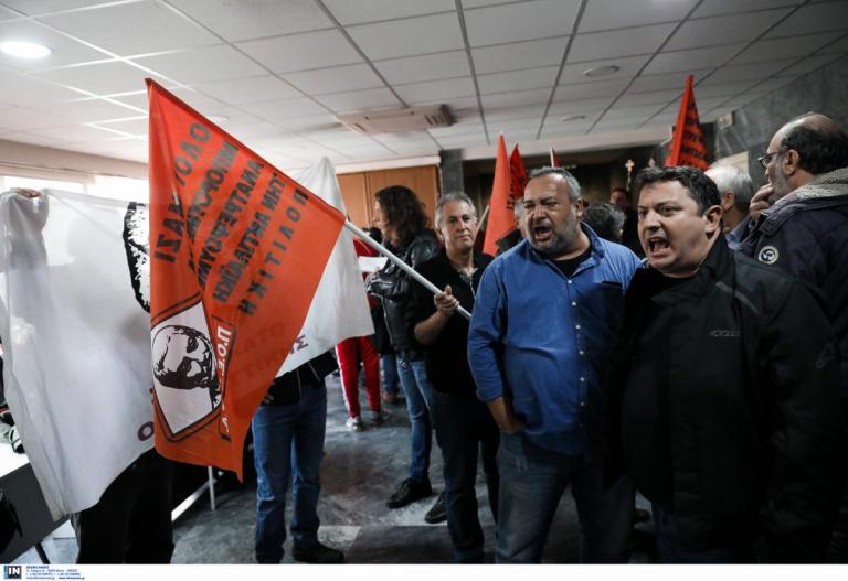 Εισβολή ΠΟΕ – ΟΤΑ:  “Έφοδος” στο υπουργείο Εργασίας