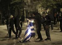 Πολυτεχνείο τώρα: Σε “πεδίο μάχης” μετατράπηκαν τα Εξάρχεια