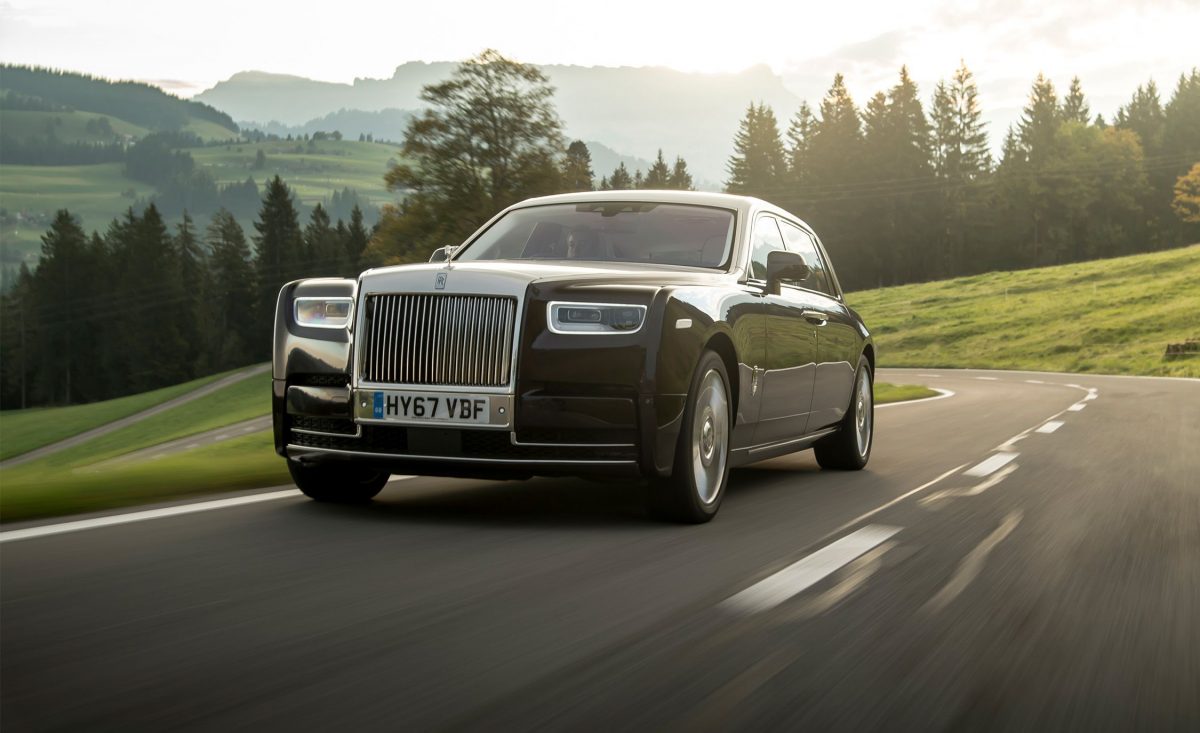 Rolls-Royce κορωνοϊός: Τέλος τα αυτοκίνητα – Προς το παρόν μόνο μέλι