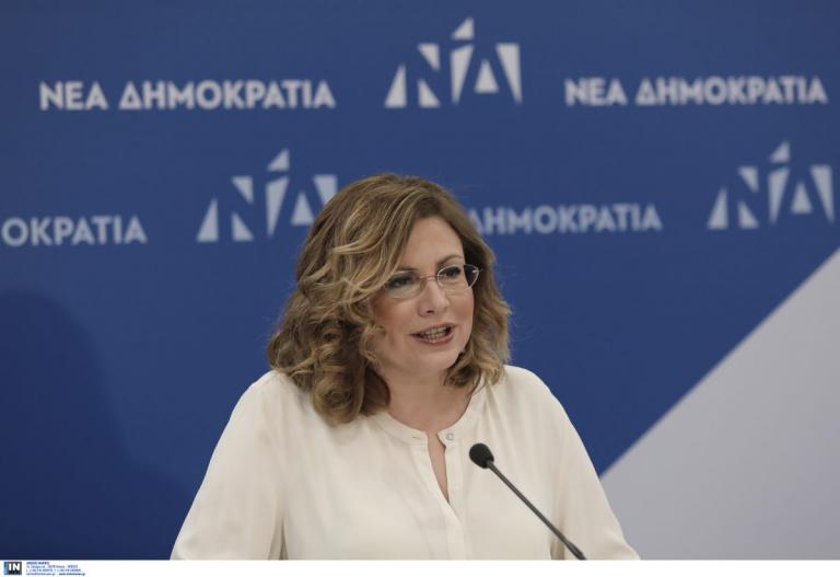 Σπυράκη: Η κυβέρνηση “παίρνει 10, γυρίζει πίσω 1”