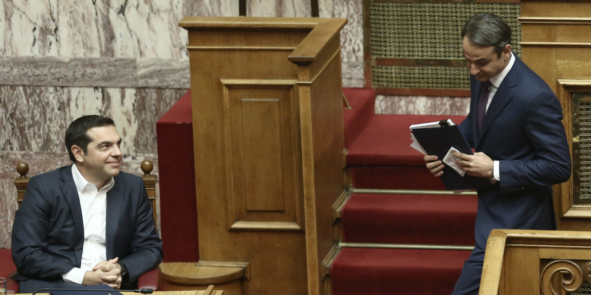 Συνταγματική αναθεώρηση: Σύγκρουση Τσίπρα – Μητσοτάκη στη Βουλή