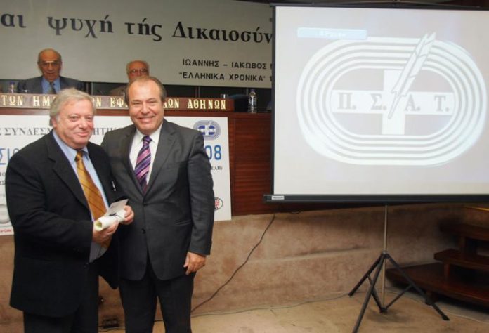 Πέθανε ο Νίκος Αντωνιάδης