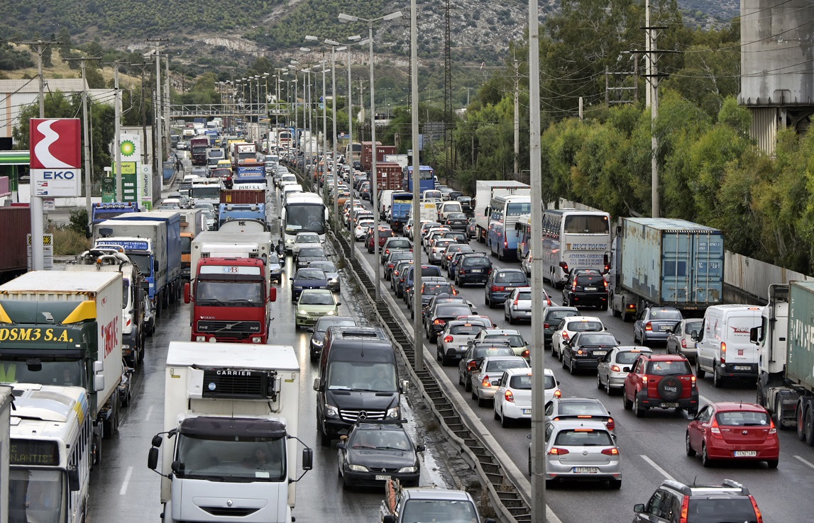 Κλειστή η έξοδος προς Λαμία στην Αττική Οδό – Ουρές χιλιομέτρων