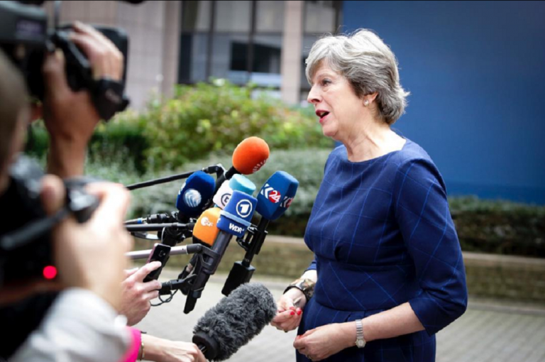 Μέι για Brexit: «Ανεπανόρθωτη ζημιά» στην περίπτωση δεύτερου δημοψηφίσματος