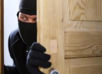 Λαμία: Διαρρήκτης μπήκε να κλέψει και έφυγε μαχαιρωμένος