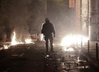 Επεισόδια τώρα: Ένταση στη Θεσσαλονίκη – Μολότοφ και χημικά έξω από το Πολυτεχνείο
