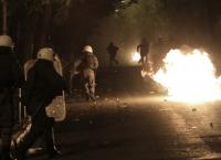 Επεισόδια τώρα: Ένταση και δακρυγόνα μετά την πορεία για την επέτειο του Πολυτεχνείου (pics&vids)