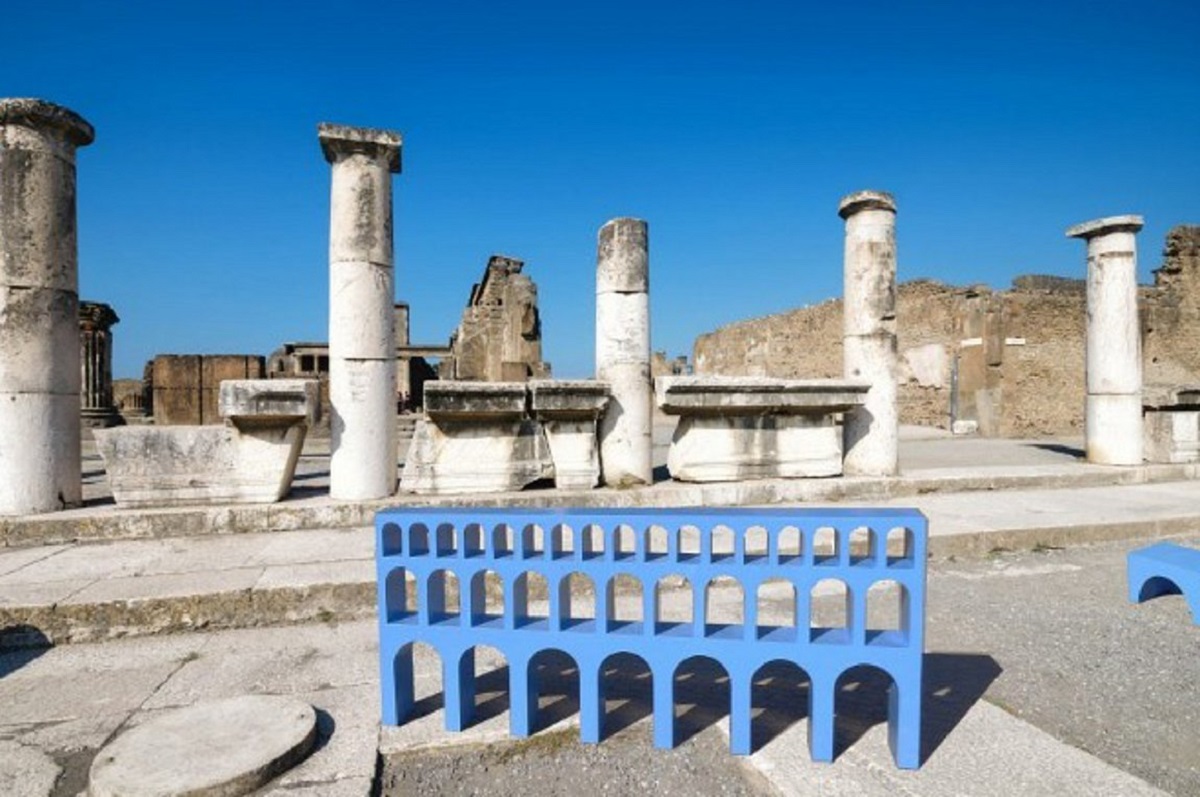 «Η πόλη είναι κινητή»: Σειρά επίπλων εμπνευσμένα από την κλασική αρχαιότητα