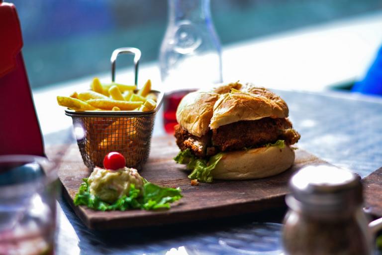 Fast food: Οι μεγαλύτεροι μύθοι που έχουν διαψευσθεί