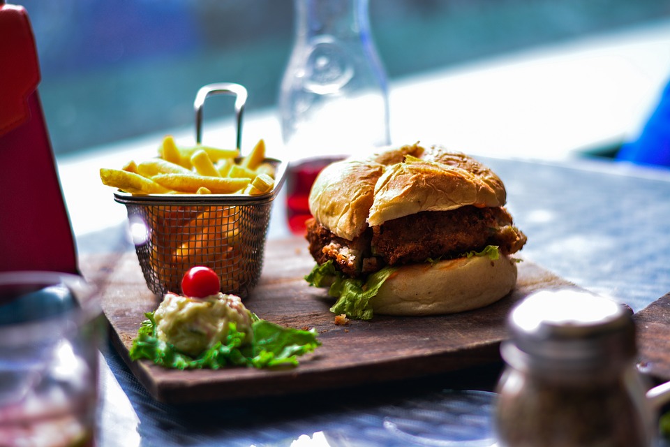 Fast food: Οι μεγαλύτεροι μύθοι που έχουν διαψευσθεί