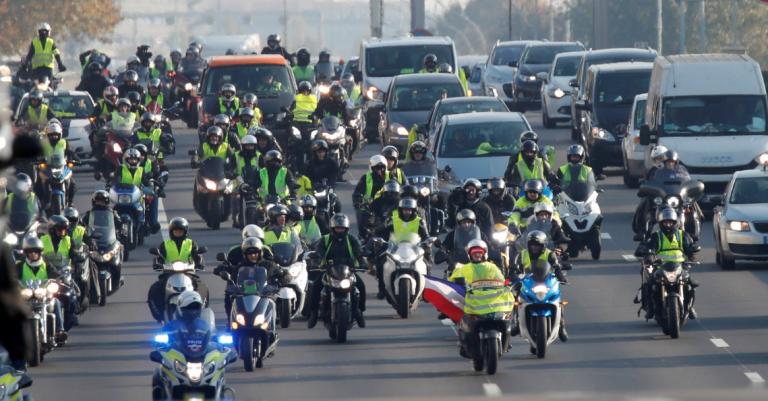 Γαλλία: Νεκρή διαδηλώτρια στις κινητοποιήσεις των «κίτρινων γιλέκων»