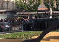 Γαλλία τράπεζα: Γυναίκα ταμπουρώθηκε σε κτίριο και απειλεί να ανατιναχθεί (vids)